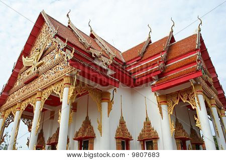 Starobylé chrámy hlavního centra města Phuket.