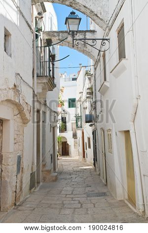 Characteristic alleyway of Cisternino. Puglia. Southern Italy.