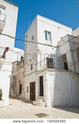 Characteristic alleyway of Cisternino. Puglia. Southern Italy.