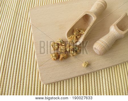 Roman chamomile, Chamomillae romanae flos, for herbal medicine