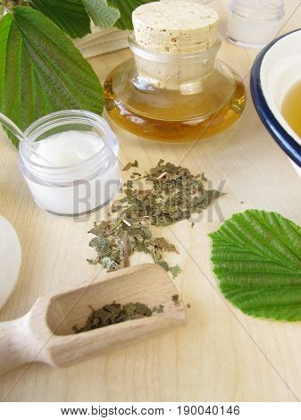 Bath essence, cream and tincture with hamamelis