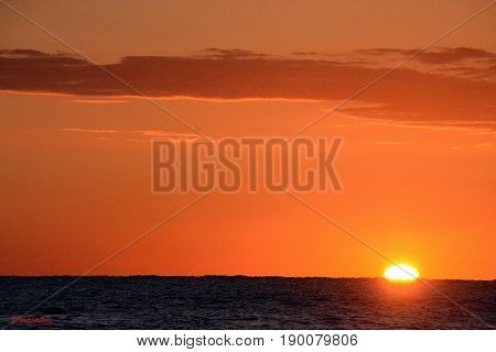 In lontananza il sole inizia a salire a Fano