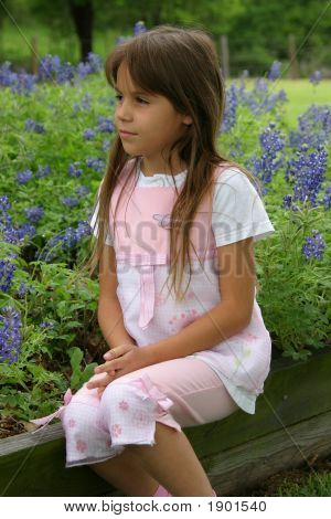 สาวสวยในสีชมพูสวน