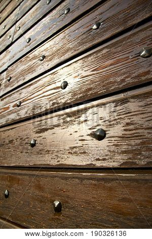 Cheglio Abstract     Brown   Closed Wood Italy  Lombardy