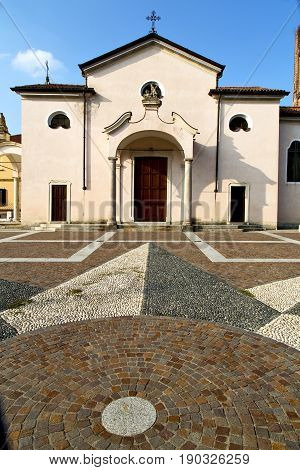 Church    The Mozzate  Old   Closed  Tower Sidewalk    Lombardy