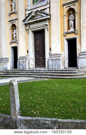 Italy  Lombardy     In  The Somma Lombardo Old   Church  Grass