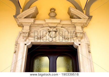 Rose Window  Italy  Lombardy     The Abbiate    Old   Church