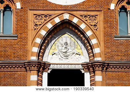 Rose Window  Italy  Lombardy       The Abbiate    Old   Church   Closed Brick  Tower