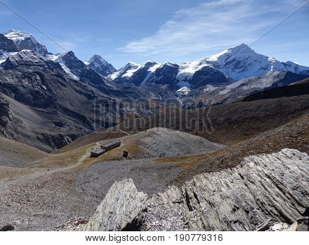 Snow capped Himalaya - Sunny day in Thorong Pass - Annapurna Circuit in Nepal