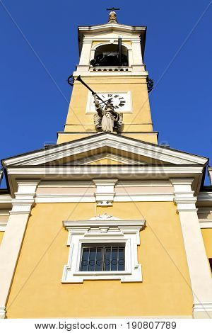 Cislago Old Abstract    Italy   The    Trumpet Angel