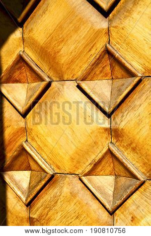 Busto Arsizio Abstract   Rusty Brass Brown