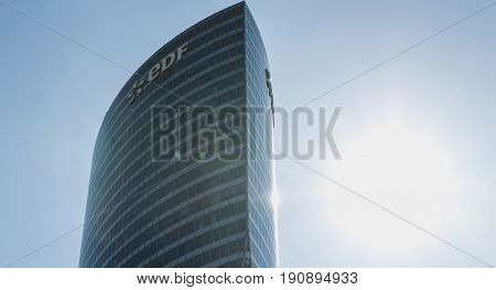 Close-up On The Skyscraper 