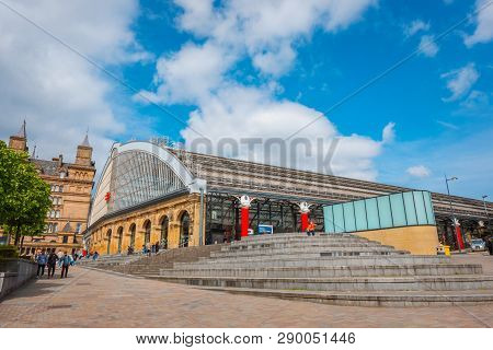 Liverpool, Uk - May 16 2018:liverpool Lime Street Is A Terminus Railway Station Serves The City Cent