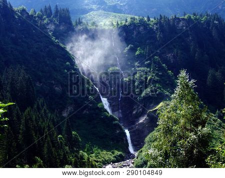 Waterfall Stauber Or Wasserfall Stäuber, Brunnibach Stream In The Alpine Valley Of Maderanertal - Ca