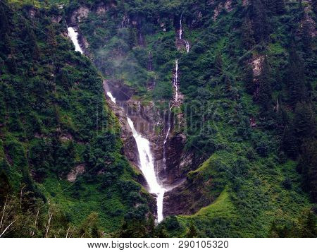 Waterfall Stauber Or Wasserfall Stäuber, Brunnibach Stream In The Alpine Valley Of Maderanertal - Ca
