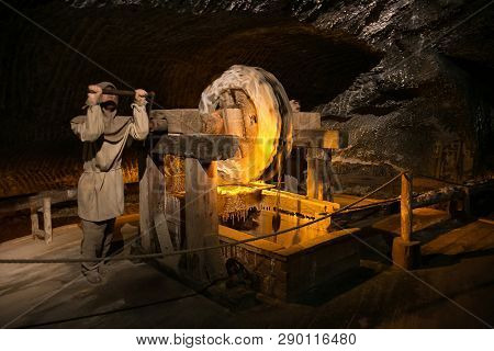 Wieliczka, Poland - May 28, 2016: Dummy Miners In The Wieliczka Salt Mine. Opened In The 13th Centur