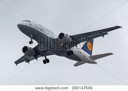Moscow, Russia - March 17, 2019: Aircraft Airbus A319-114 D-aile Of Lufthansa Going To Landing At Do