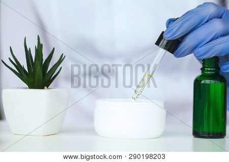 Oil Pouring, Equipment And Science Experiments, Formulating The Chemical For Medicine, Organic Pharm