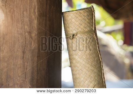Hand-woven Mat With Wood
Traditional Woven Mats,natural Products