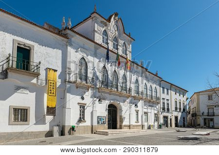 Evora, Portugal - Circa March 2019: View At The Town Hall Of Evora In Portugal. Evora Is A Pleasant 