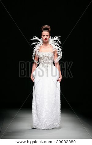 ซาเกร็บ โครเอเชีย - 20 ตุลาคม: แบบแฟชั่นเสื้อผ้าเสื้อผ้าที่ทำใน 'Croaporter' โดย Boris Pavlin 