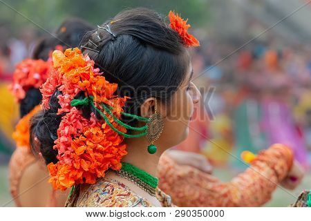 Kolkata , India - March 1, 2018: Make Up On The Head Of Girl Dancers, Dressed Traditional Indian Dre