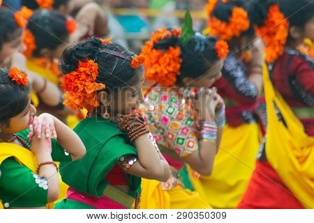 Kolkata, India - March 1, 2018 : Young Girl Dancers Dressed In Yellow And Green Coloured Sari - Trad