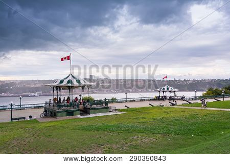 Quebec City, Canada - August 5, 2015strolling  The Dufferin Terrace In  Quebec City Near The Fronten