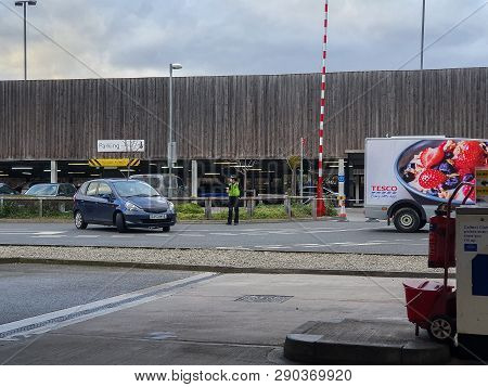 Sheffield, Uk - 19th March 2019: Tesco Extra - Savile Street - Is Closed By Police Due To A Major In