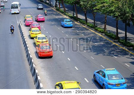 Bangkok, Thailand - March 15,2019 :  A Group Of Taxi Parking On Phahonyothin Road In Chatuchak Distr