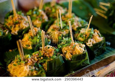 Thai Egg Omelette Barbecue Noodle