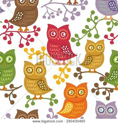 Cute Owls On White. Vector Seamless Pattern With Hand Drawn Birds. Colorful Brignt Owls Background. 