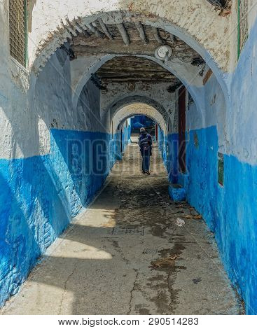 Tetuan, Morocco, Africa - February 15, 2016: Passage In The Medina Of Tetuan, With A Pedestrian On H
