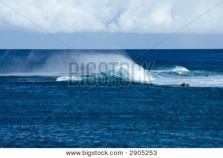 Foukání pěny na Havajské vlny