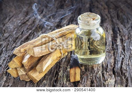 Bursera Graveolens, Essence And Resin. In Spanish (