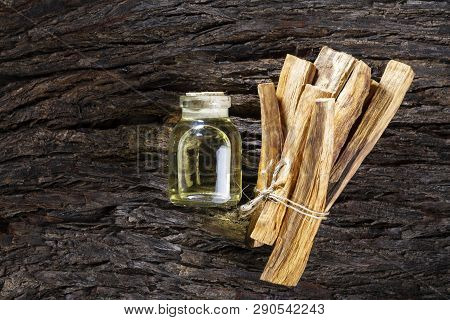 Bursera Graveolens, Essence And Resin. In Spanish (