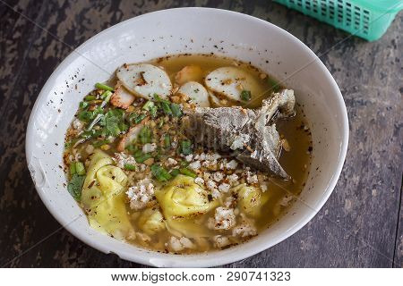 Tom Yum Noodles On The Table Can Eat At Any Time Delicious At Any Time