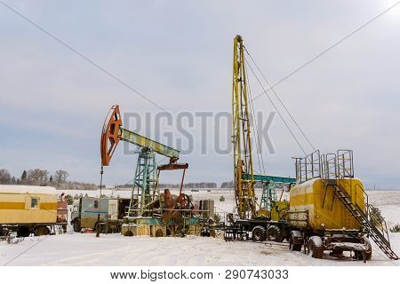 Mining And Quarrying. Installations For The Extraction Of Oil From The Bowels Of The Earth. Pumpjack