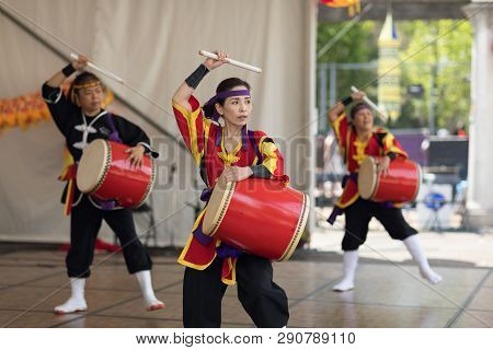 Columbus, Ohio, Usa - May 27, 2018 Members Of The Ryukyukoku Matsuri Daiko Perform Okinawan Drum Dan