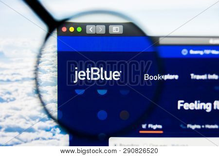 Los Angeles, California, Usa - 21 March 2019: Illustrative Editorial Of Jetblue Website Homepage. Je