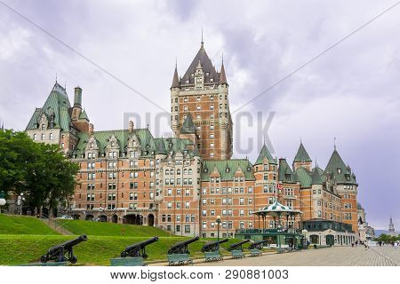 Quebec City, Canada - August 5, 2015strolling  On The Dufferin Terrace In  Quebec City Near The Fron