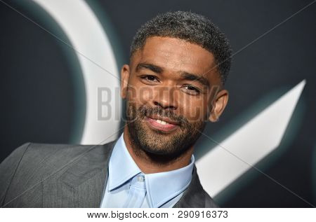 LOS ANGELES - MAR 19:  Kingsley Ben-Adir arrives for the Netflix 