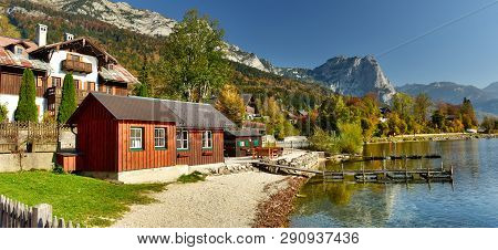 View Of The Lake Grundlsee In The Early Autumn Morning, As Viewed From The Village Grundlsee. Villag