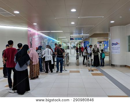 Jakarta, Indonesia - March 23, 2019: Crowd Of People Standing In Line For Mrt Jakarta Trial Trip Reg