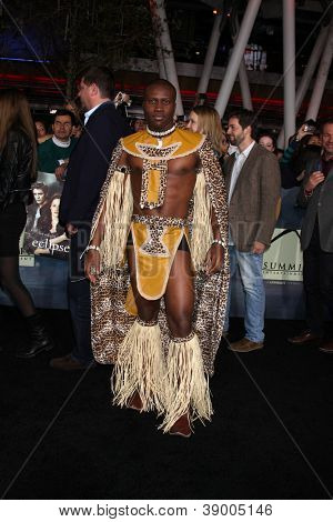 LOS ANGELES - NOV 12: Amadou Ly dorazí k ' The Twilight Saga: Breaking Dawn - část 2 