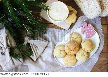 Cookies Lemon Crack In Christmas Or New Year Decoration.