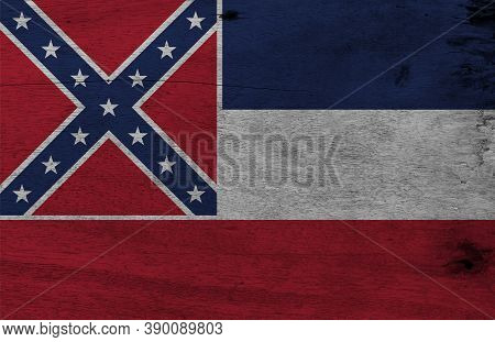 Flag Of Mississippi On Wooden Plate Background. Grunge Mississippi Flag Texture, The States Of Ameri
