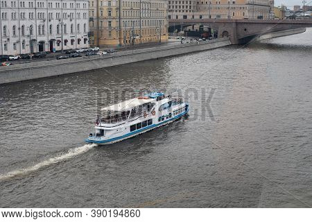 Moscow, Russia - August 24, 2020: Tourist Ship Floating On The Moskva River With Excursions, Empty B