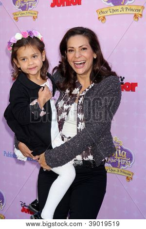 LOS ANGELES - NOV 10: Luna Marie Katich, Constance Marie ankommer til den 