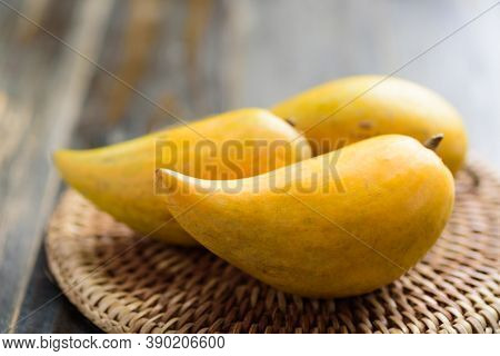 Eggfruit Or Canistel, Thai Fruit, In Thai Names Such As Xiantao, Lamut Khamen Or Mon Khai